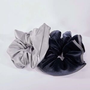 NEW electric yoga scrunchies 2 pack with pockets